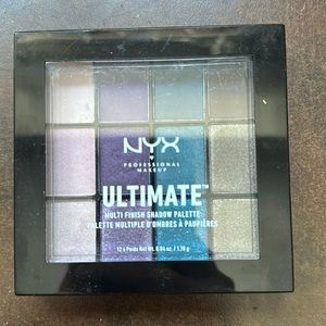 NYX ultimate smoke screen eyeshadow palette